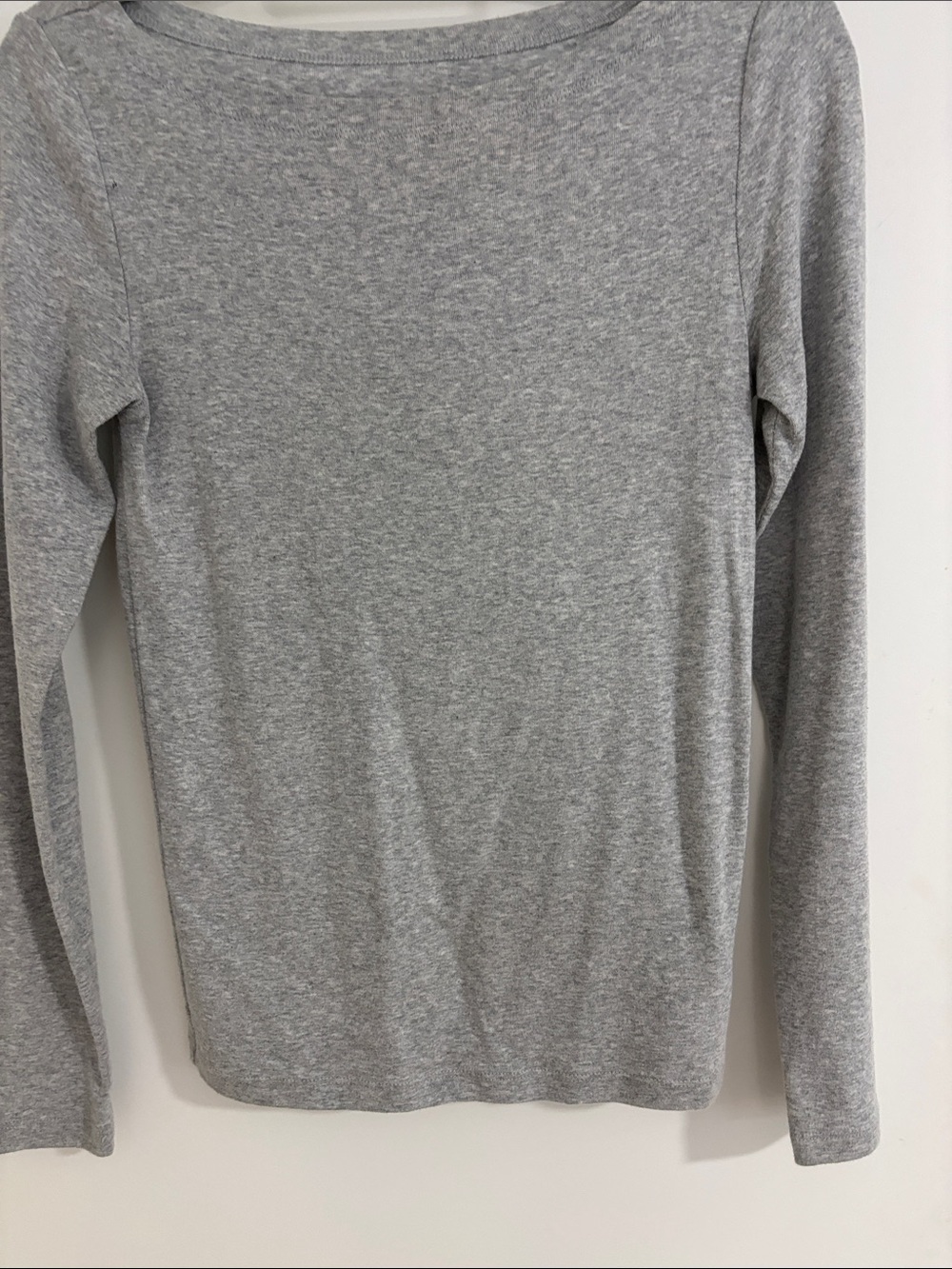 GAP Women's Light Gray Long-Sleeve Crewneck Top